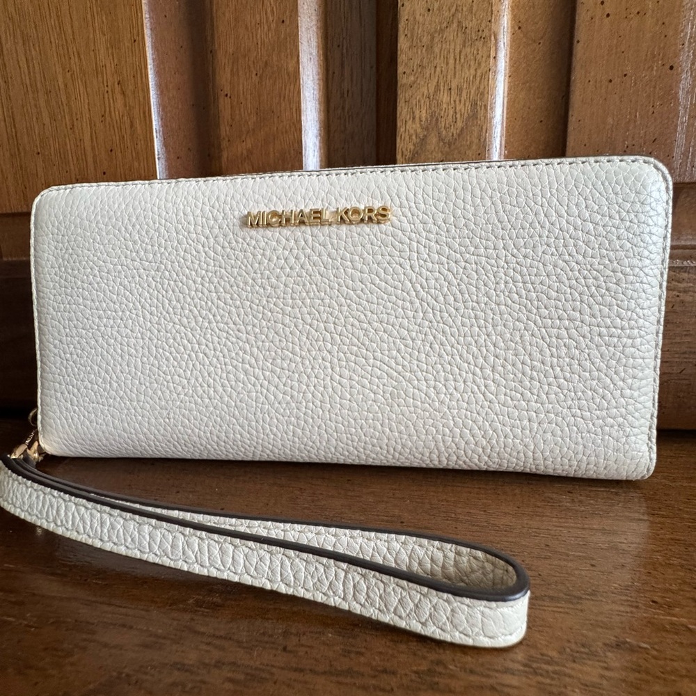 MICHAEL KORS Zip Around Large Continental White Leather Wristlet Wallet